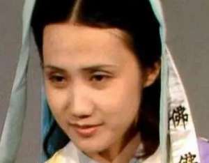 红楼梦中请黛玉和宝钗喝茶，妙玉这么做有何缘由？