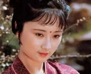 红楼梦中薛宝钗与香菱之间的关系怎么样？