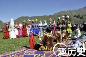 哈萨克族婚礼趣事：主持人居然唱歌主持