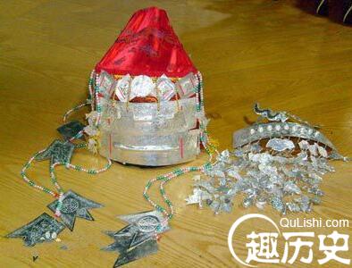 畲族服饰  畲族女子的凤冠都有什么饰物