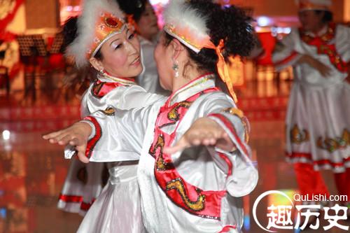 达斡尔族的节日介绍 达斡尔族“千灯”节