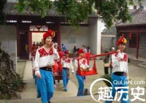 壮族的青年男女是怎样恋爱又是怎样结婚的呢