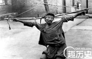 古代人犯重罪不杀头关监狱为何流放？