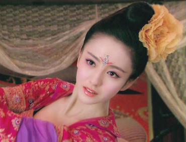 赵飞燕是如何逆袭的？她真的能在掌心翩翩起舞？