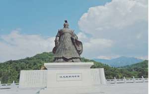 刘秀是怎么对待西汉皇族的？下降所有西汉正统王室的爵位
