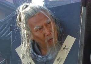 李善长在明朝建立过程中立下哪些功劳？他为何会引起朱元璋的不满？