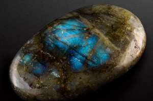 拉长石是什么宝石？佩戴拉长石有哪些禁忌？