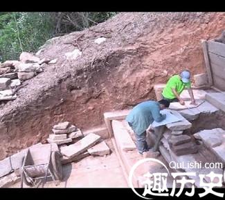 市考古人员在郏县发掘一汉代古墓