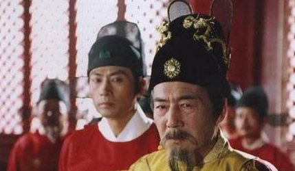明朝自万历以来，财政出现崩溃的根本原因是什么？