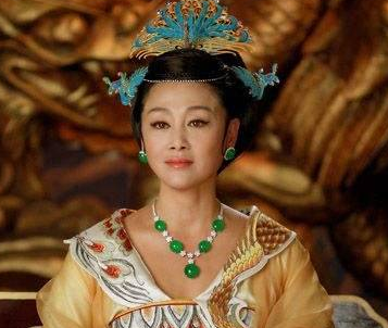 宋徽宗的皇后郑氏为什么要极力打压自己的亲族？其目的是什么