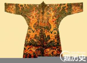 明朝服饰：明代洒线绣龙袍
