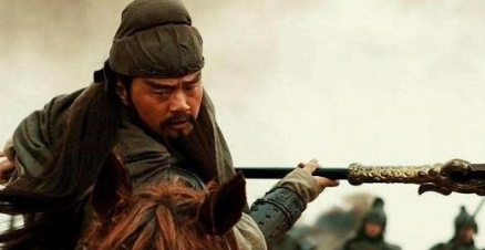 关羽斩颜良诛文丑，为何不敢单挑吕布？吕布有多厉害？