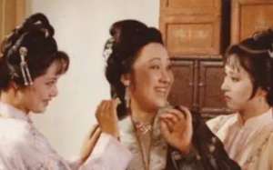 薛宝钗究竟是为谁打抱不平，数落王熙凤没心没计？