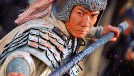 陆逊率领吴军一路追杀刘备，为何看到赵云就撤退了？