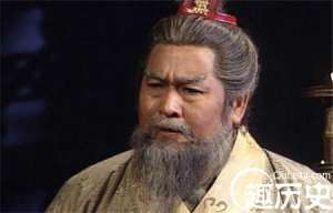 孙吴名将黄盖发起火烧赤壁特意选在几更天