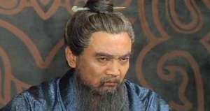 曹操挟天子以令诸侯，为何没有用强硬手段对待敌人？