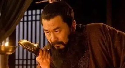 孙权和刘备都敢称帝 曹操为何始终没有踏出那一步