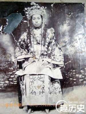 清朝服饰之：清代命妇礼服