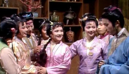 薛宝琴在被薛姨妈算计之后，她是如何因祸得福的？
