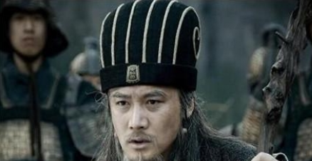 《三国演义》对孔明借东风如何描写？该怎么解开 “借风”之谜？