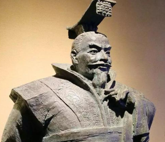 苻坚的仁义体现在哪些方面？为什么说他的失败也是因为仁义？