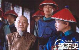 古代官员下跪前为何都先拍几下袖子-有何隐情