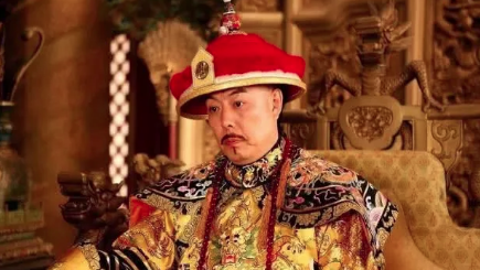 两大宠臣和珅和纪晓岚，最后结局分别怎么样？