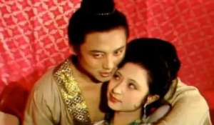 贾珍可是宁国府的霸王，为何在贾琏面前如此尴尬？