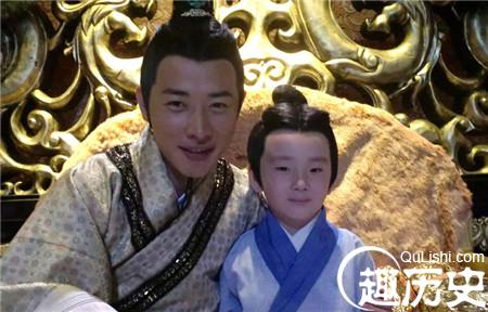 花心侯王霸占儿媳设计谋害亲子 最终一命归天