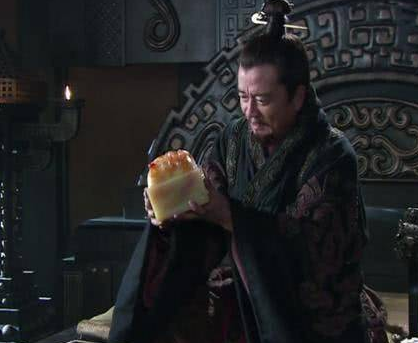 东汉末年袁术敢率先称帝 袁术的实力究竟是什么样的