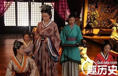 古代的汉人吃饭时喜欢跪着 竟然是因为遮羞？