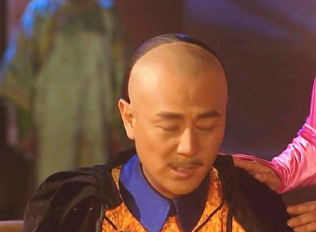 皇太极为什么会选不满6周岁的顺治继承皇位？