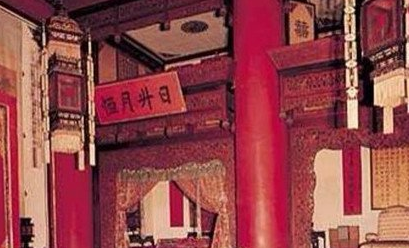 为什么说坤宁宫是怪殿？坤宁宫怪在哪里？