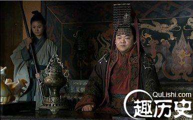 这位聪明程度超过诸葛亮，在世人眼里却误解为蠢材