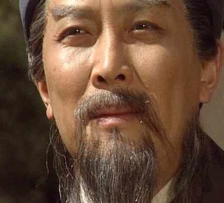刘备和曹操相比 诸葛亮为什么会选择辅佐刘备