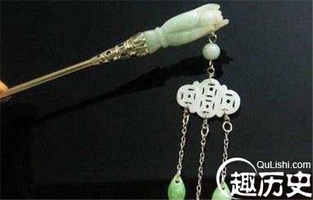 古代的达官贵人们为什么手带玉镯身带玉佩？