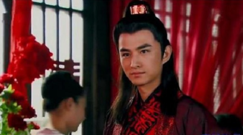 杨广是如何两面三刀谋夺太子之位的？