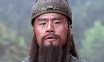 诸葛亮之所以不杀关羽却杀马谡，有哪两个重要的原因？