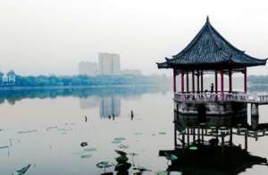 据说大明湖的青蛙不会叫是怎么回事？青蛙不叫跟乾隆有什么关系？