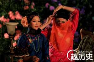 揭秘：清末妓院里的头牌姑娘都有哪些特殊技能？